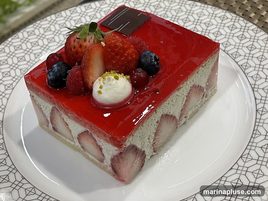 Patisserie Platine by Waku Ghin