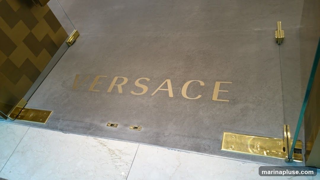 VERSACE