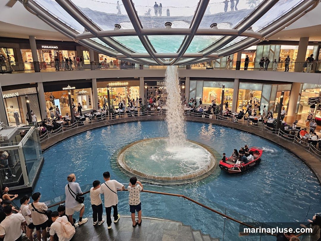 Rain Oculus - Marina Bay Sands