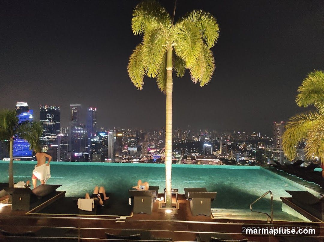 Rooftop Infinity Pool